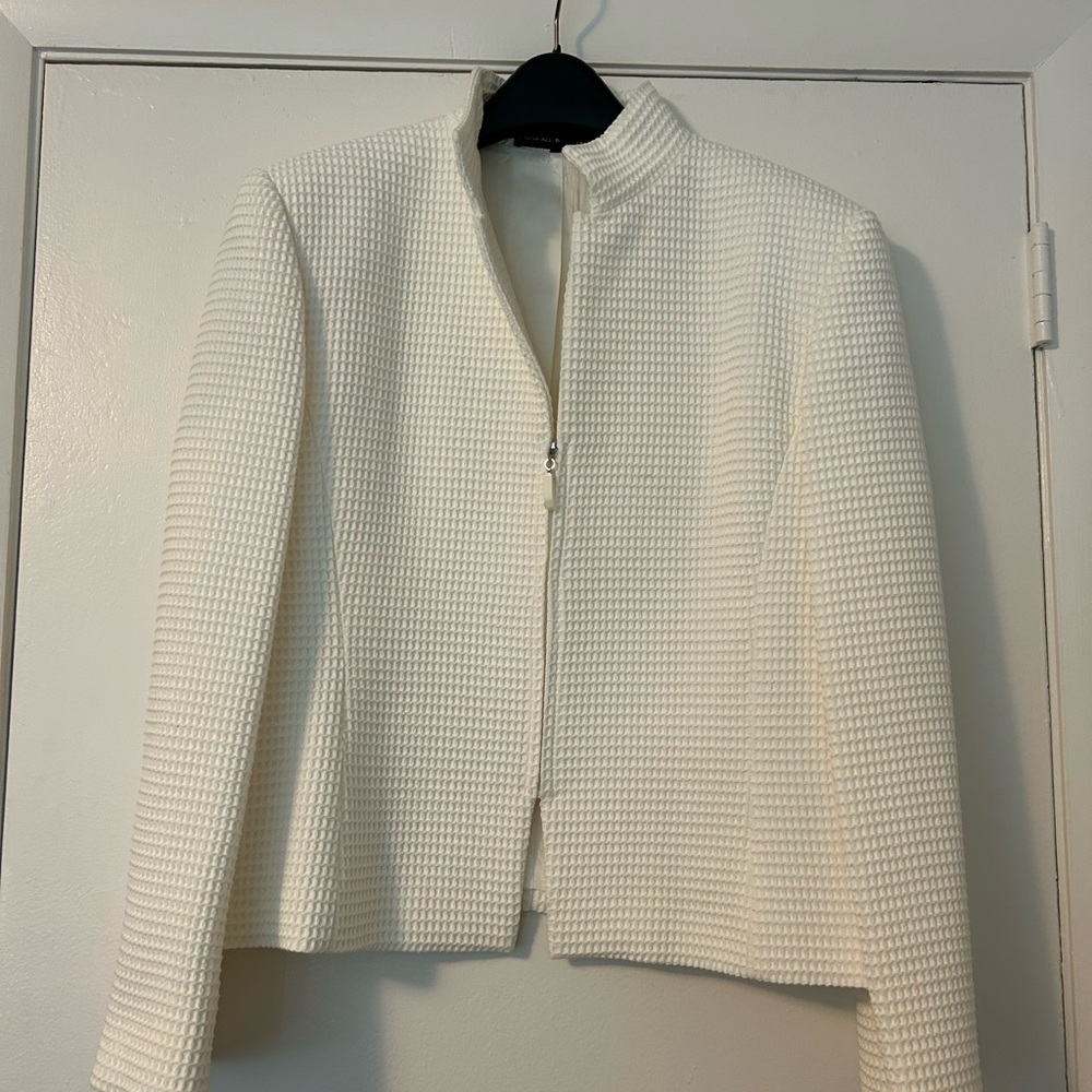 Ellen Tracy White Textured Jacket